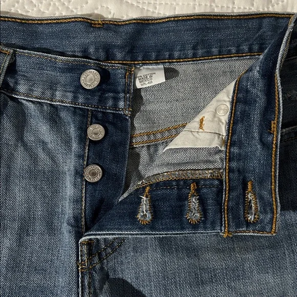 Levi’s women’s denim shorts - Picture 6 of 11